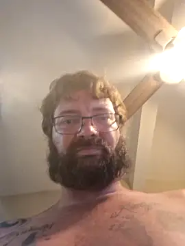 Snapshot of bigdaddypatches37 chatting on 09.28.25 bigdaddypatches37 online show from 09.28.25