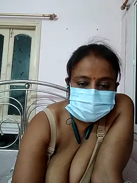 Snapshot of Barna_Love chatting on 09.13.25 Barna Love online show from 09.13.25