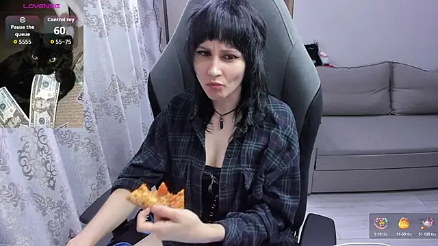 Snapshot of MistyDark chatting on 07.28.26 MistyDark online show from 07.28.26