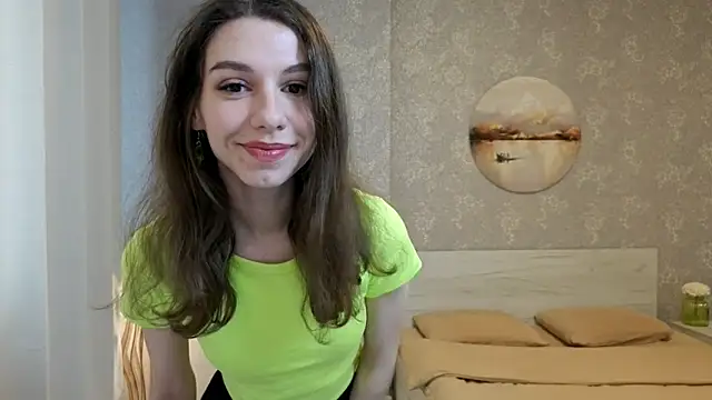 Snapshot of KellyShines chatting on 04.15.26 KellyShines online show from 04.15.26