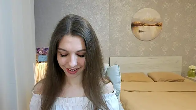 Snapshot of KellyShines chatting on 04.19.26 KellyShines online show from 04.19.26