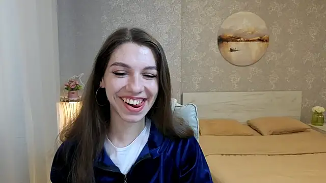 Snapshot of KellyShines chatting on 05.06.26 KellyShines online show from 05.06.26