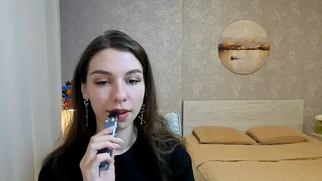 Snapshot of KellyShines chatting on 05.21.26 KellyShines online show from 05.21.26