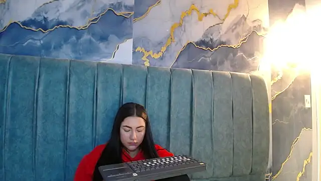 Megara 25 online show from 05.11.26