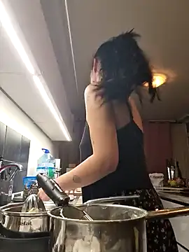 Snapshot of Alexandra_knight chatting on 09.30.25 Alexandra knight online show from 09.30.25