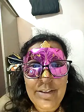 Snapshot of sexy_aaru chatting on 06.07.26 sexy aaru online show from 06.07.26