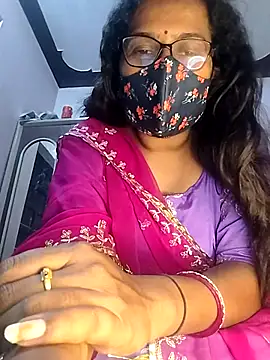 Snapshot of sexy_aaru chatting on 06.19.26 sexy aaru online show from 06.19.26