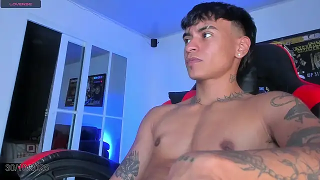 Snapshot of Ftm_xxxperiencie chatting on 10.31.25 Ftm xxxperiencie online show from 10.31.25