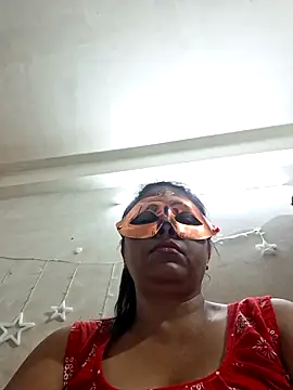 Snapshot of SIMIHOT chatting on 11.05.25 SIMIHOT online show from 11.05.25