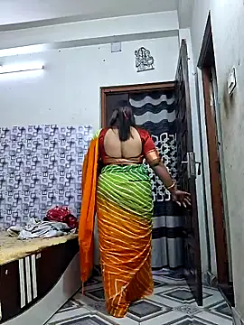 Snapshot of SIMIHOT chatting on 11.10.25 SIMIHOT online show from 11.10.25