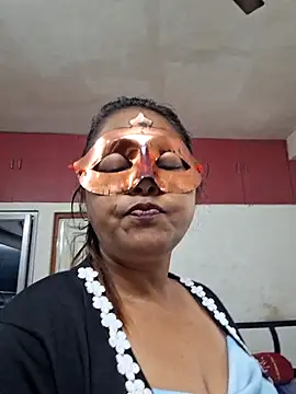 Snapshot of SIMIHOT chatting on 12.20.25 SIMIHOT online show from 12.20.25