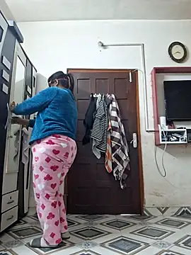 Snapshot of SIMIHOT chatting on 01.06.26 SIMIHOT online show from 01.06.26