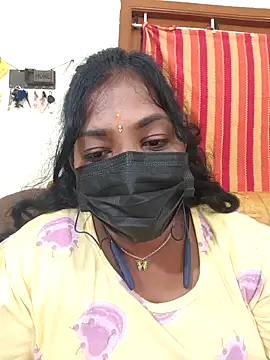 Snapshot of Tamil_Mithra chatting on 10.18.25 Tamil Mithra online show from 10.18.25