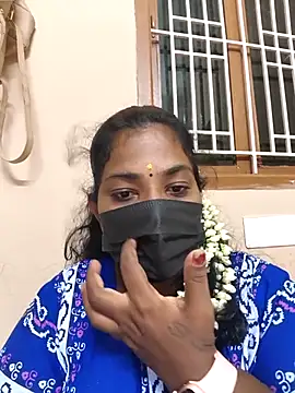 Snapshot of Tamil_Mithra chatting on 11.04.25 Tamil Mithra online show from 11.04.25