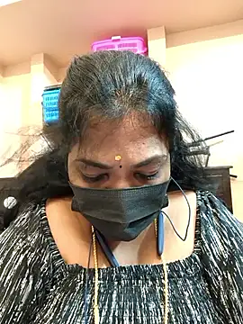 Snapshot of Tamil_Mithra chatting on 11.12.25 Tamil Mithra online show from 11.12.25