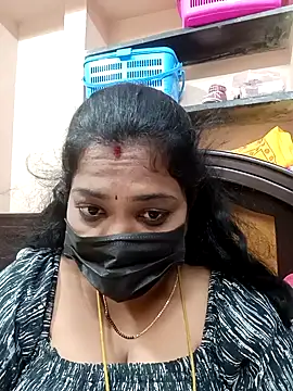 Snapshot of Tamil_Mithra chatting on 12.16.25 Tamil Mithra online show from 12.16.25