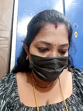 Snapshot of Tamil_Mithra chatting on 12.17.25 Tamil Mithra online show from 12.17.25