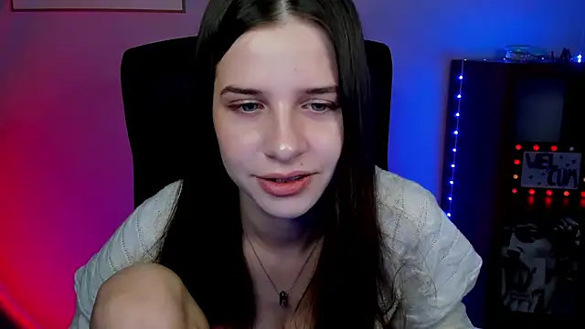 Snapshot of LuxMaya chatting on 03.09.26 LuxMaya online show from 03.09.26