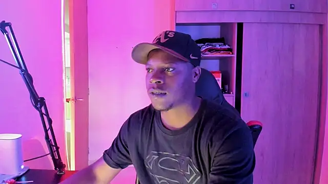 Snapshot of CorvisXnc0012 chatting on 10.29.25 CorvisXnc0012 online show from 10.29.25