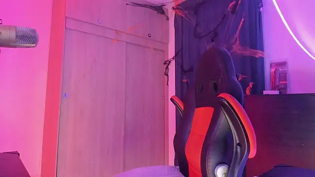 Snapshot of CorvisXnc0012 chatting on 11.02.25 CorvisXnc0012 online show from 11.02.25