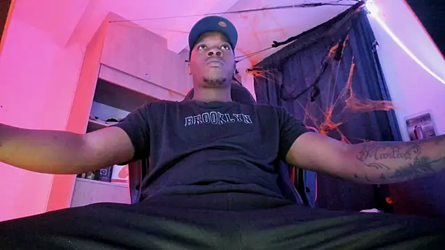 Snapshot of CorvisXnc0012 chatting on 11.04.25 CorvisXnc0012 online show from 11.04.25