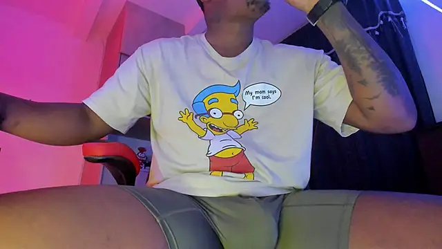 Snapshot of CorvisXnc0012 chatting on 11.12.25 CorvisXnc0012 online show from 11.12.25