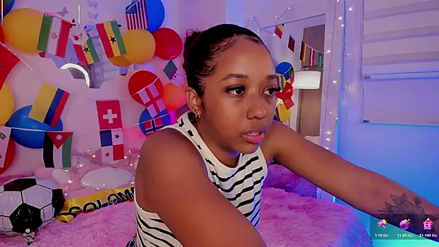 Snapshot of _Zahara_ chatting on 06.30.26 Zahara online show from 06.30.26