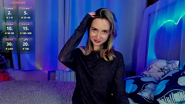 Snapshot of EllaBloom chatting on 12.03.25 EllaBloom online show from 12.03.25