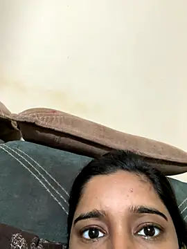 Snapshot of desitease chatting on 09.18.25 desitease online show from 09.18.25