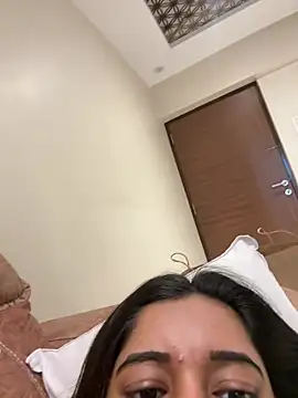 Snapshot of desitease chatting on 01.15.26 desitease online show from 01.15.26