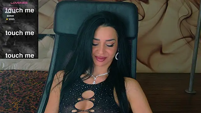 NaomiScarlet online show from 11.13.25