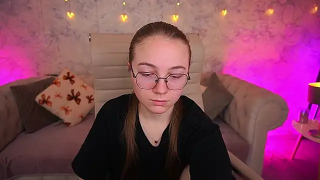 ArrinaWairr online show from 04.29.26