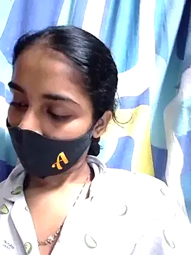 Snapshot of Zoya_G chatting on 10.20.25 Zoya G online show from 10.20.25