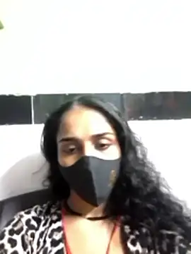 Snapshot of Zoya_G chatting on 12.18.25 Zoya G online show from 12.18.25