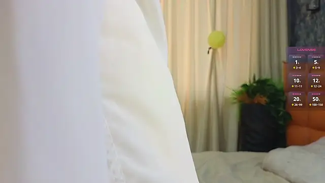 SoftBliss online show from 10.20.25