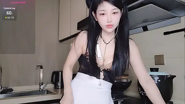 Snapshot of Coco--01 chatting on 09.24.25 Coco--01 online show from 09.24.25