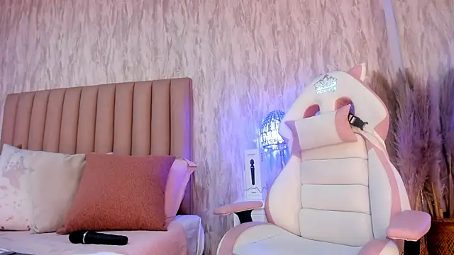 Emely florence  online show from 02.04.26