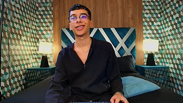 Snapshot of Aiden_Royce chatting on 09.09.25 Aiden Royce online show from 09.09.25