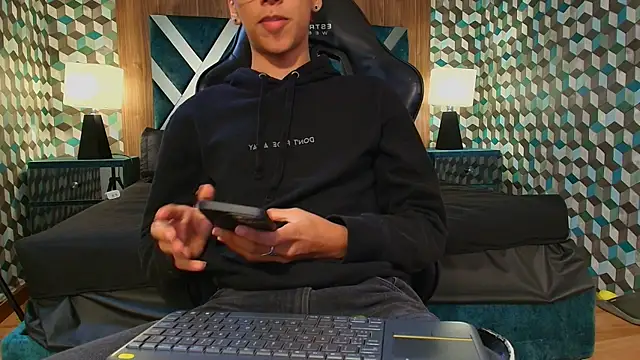 Snapshot of Aiden_Royce chatting on 09.14.25 Aiden Royce online show from 09.14.25