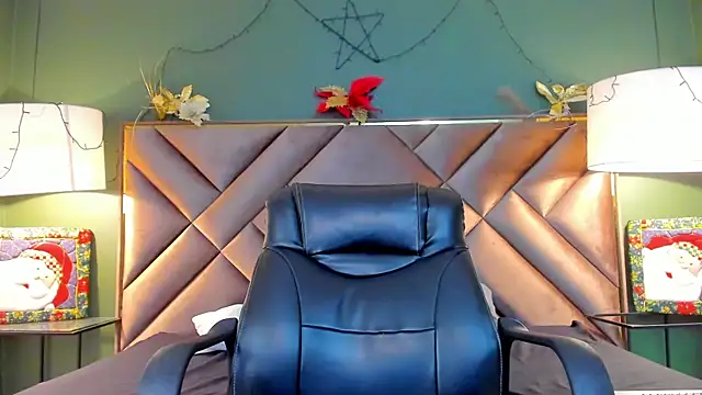 Snapshot of Aiden_Royce chatting on 12.20.25 Aiden Royce online show from 12.20.25