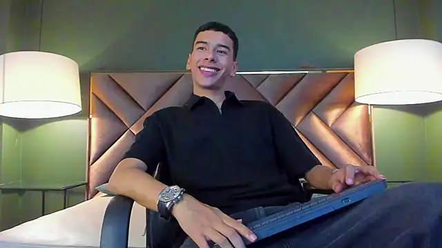 Snapshot of Aiden_Royce chatting on 01.08.26 Aiden Royce online show from 01.08.26