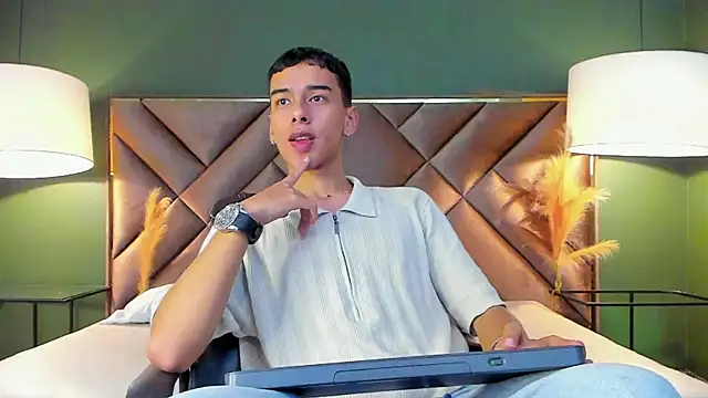 Snapshot of Aiden_Royce chatting on 01.10.26 Aiden Royce online show from 01.10.26