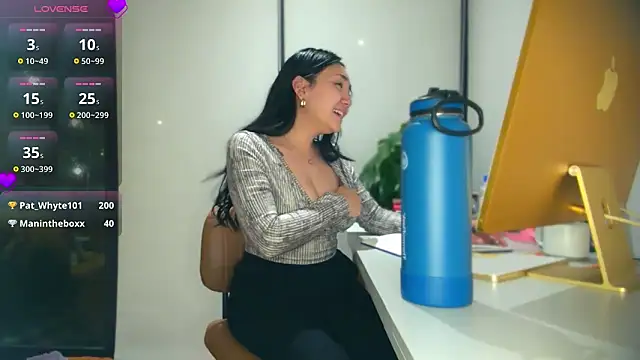 Snapshot of yuzhara chatting on 09.10.25 yuzhara online show from 09.10.25