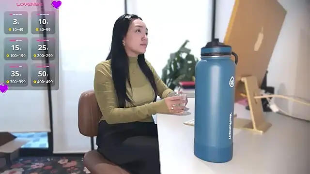 Snapshot of yuzhara chatting on 09.19.25 yuzhara online show from 09.19.25