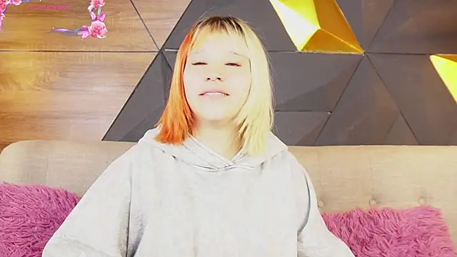 ly lulu online show from 08.04.26