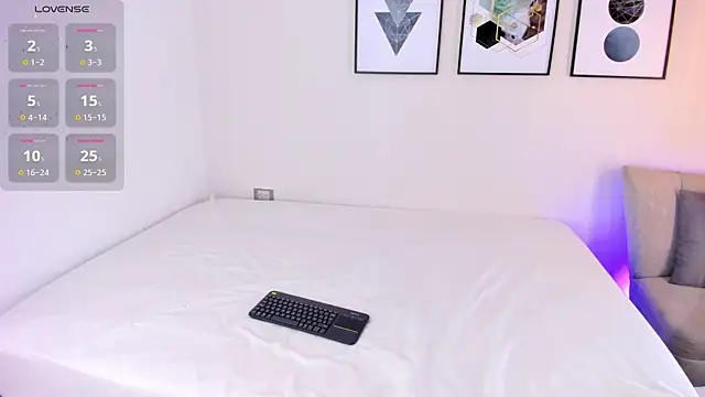 Snapshot of Tina_curly chatting on 11.20.25 Tina curly online show from 11.20.25