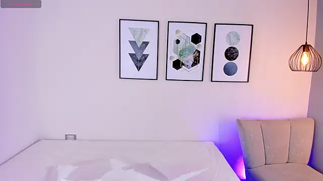 Snapshot of Tina_curly chatting on 11.24.25 Tina curly online show from 11.24.25