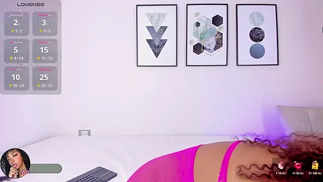 Snapshot of Tina_curly chatting on 12.03.25 Tina curly online show from 12.03.25