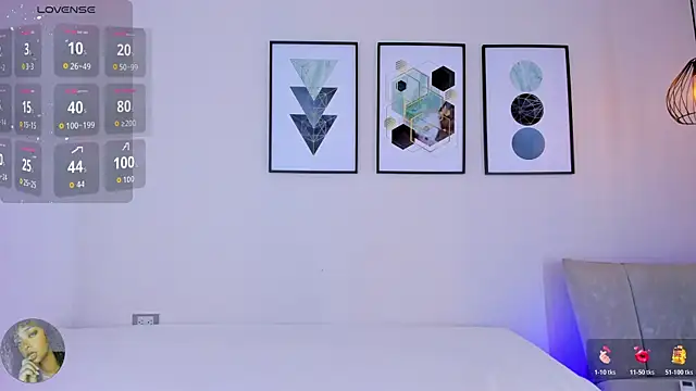 Snapshot of Tina_curly chatting on 12.22.25 Tina curly online show from 12.22.25