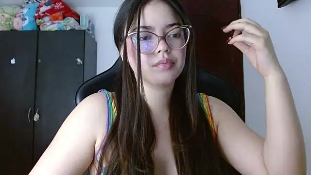 Valentina2390 online show from 05.12.26